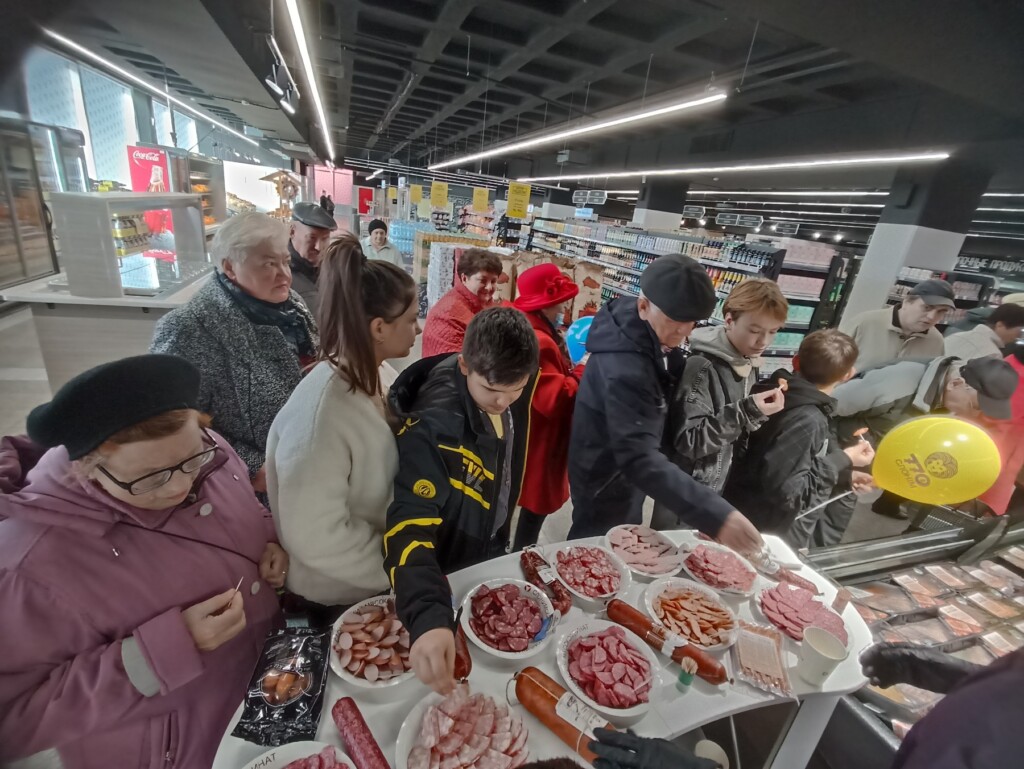 Мы открылись! В Слониме прошло грандиозное открытие фирменного Супермаркета  N. 1 - ОАО «Слонимский мясокомбинат»